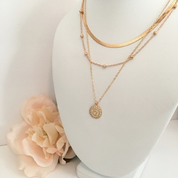 Boho Multilayer Medallion Chain Necklace - Picture 4 of 9